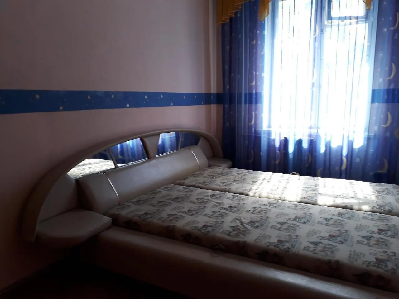 Kvartira Posutochno Vozle Metro Levoberezhnaya Kyiv Apartment