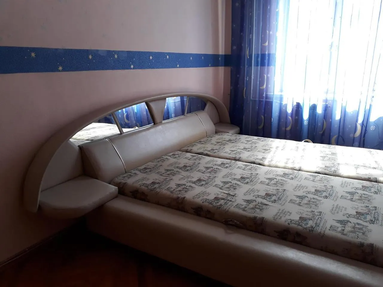 Apartment Kvartira Posutochno Vozle Metro Levoberezhnaya Kyiv